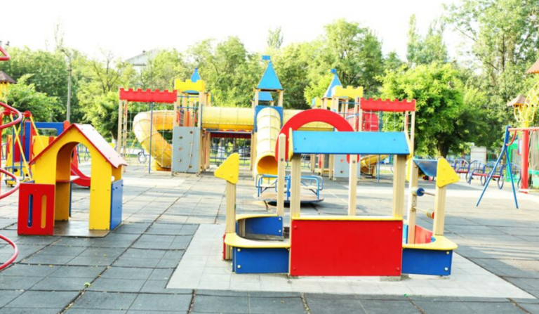 Warum ein großer Kinderspielplatz das perfekte Ausflugsziel für Familien ist